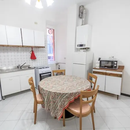 Bilocale Nel Centro Storico Al Secondo Piano Apartment